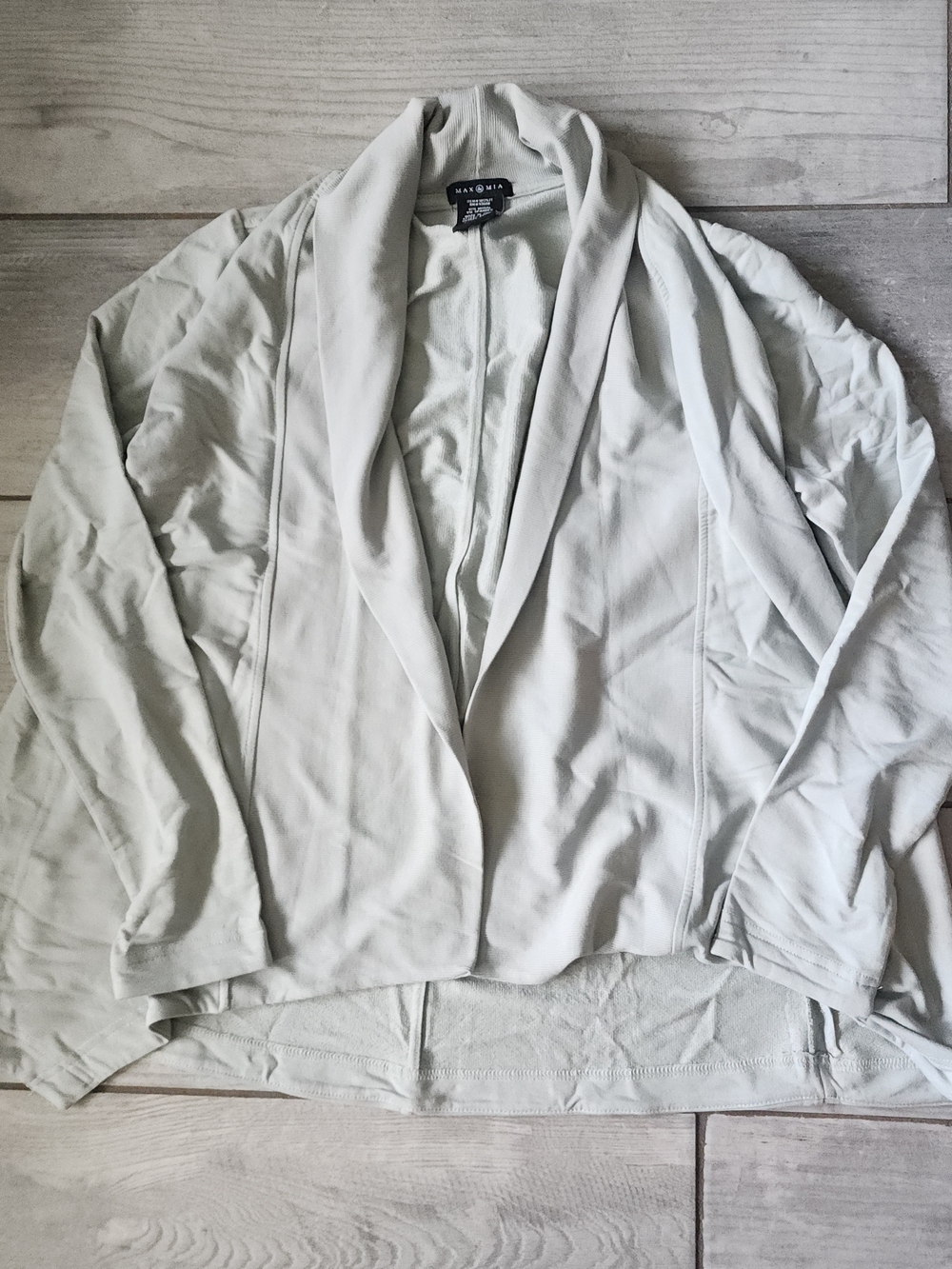 Max & Mia Lightweight Modal Top in Light Sage NWOT
